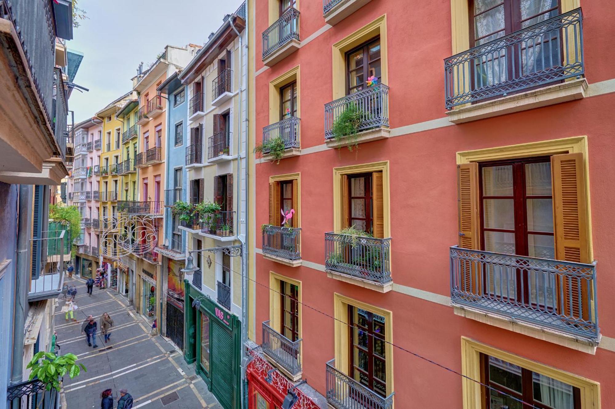 Heart Of Iv By Clabao Apartment Pamplona